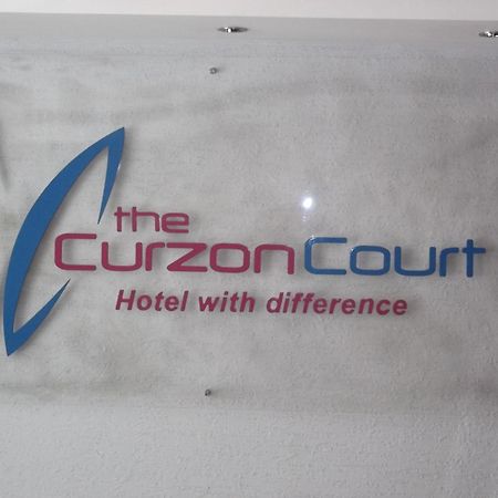 The Curzon Court Hotel Bangalore Buitenkant foto