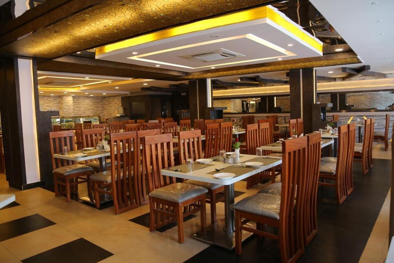 The Curzon Court Hotel Bangalore Buitenkant foto