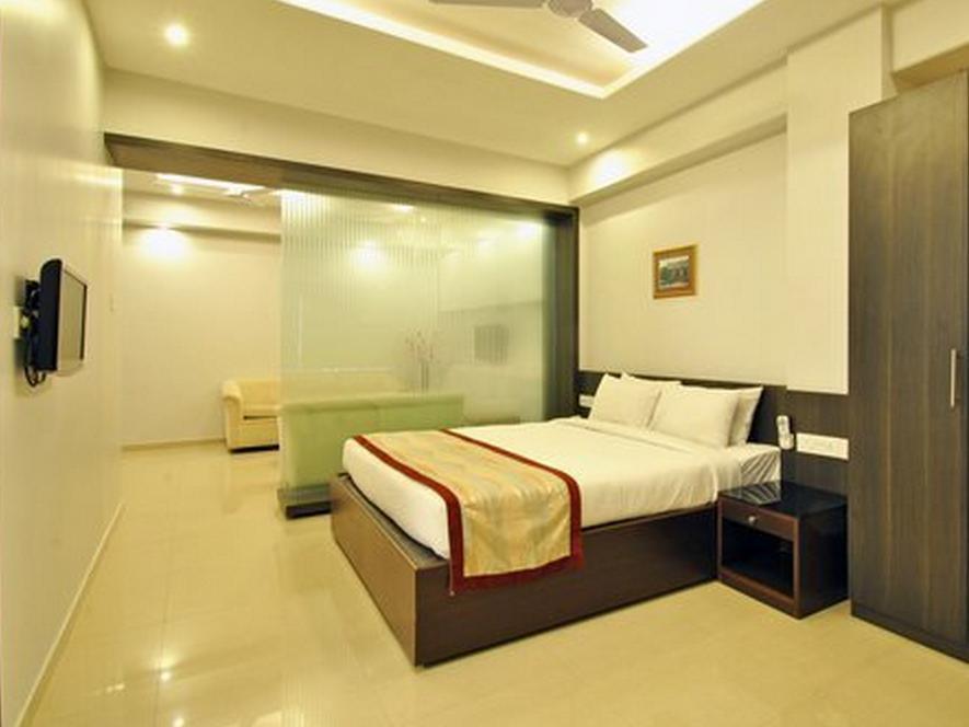 The Curzon Court Hotel Bangalore Buitenkant foto