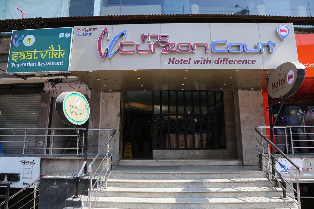 The Curzon Court Hotel Bangalore Buitenkant foto