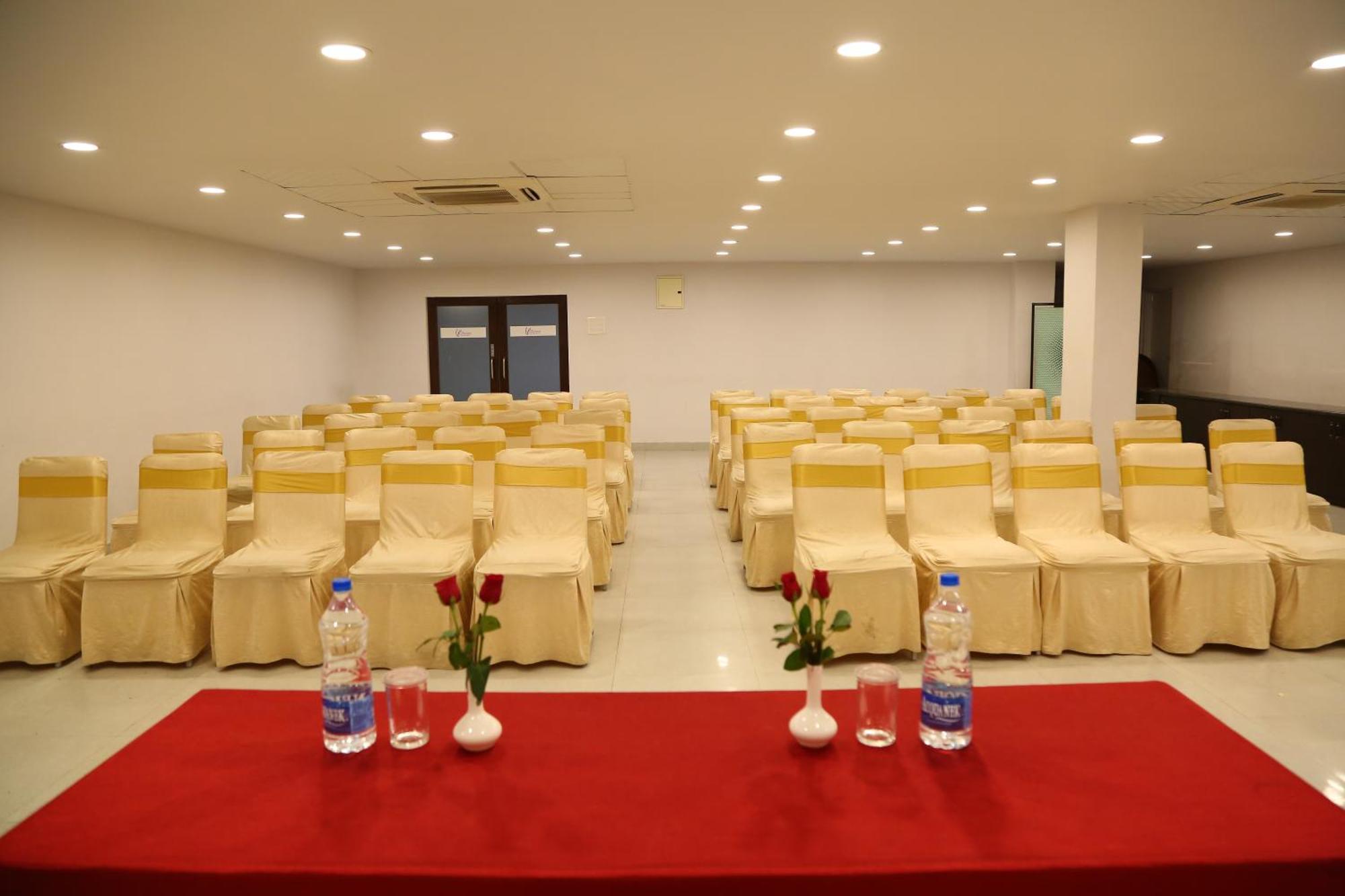 The Curzon Court Hotel Bangalore Buitenkant foto
