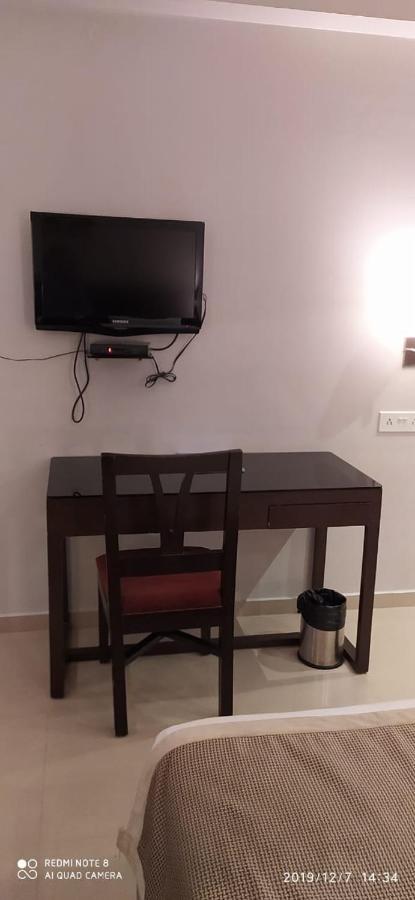 The Curzon Court Hotel Bangalore Buitenkant foto